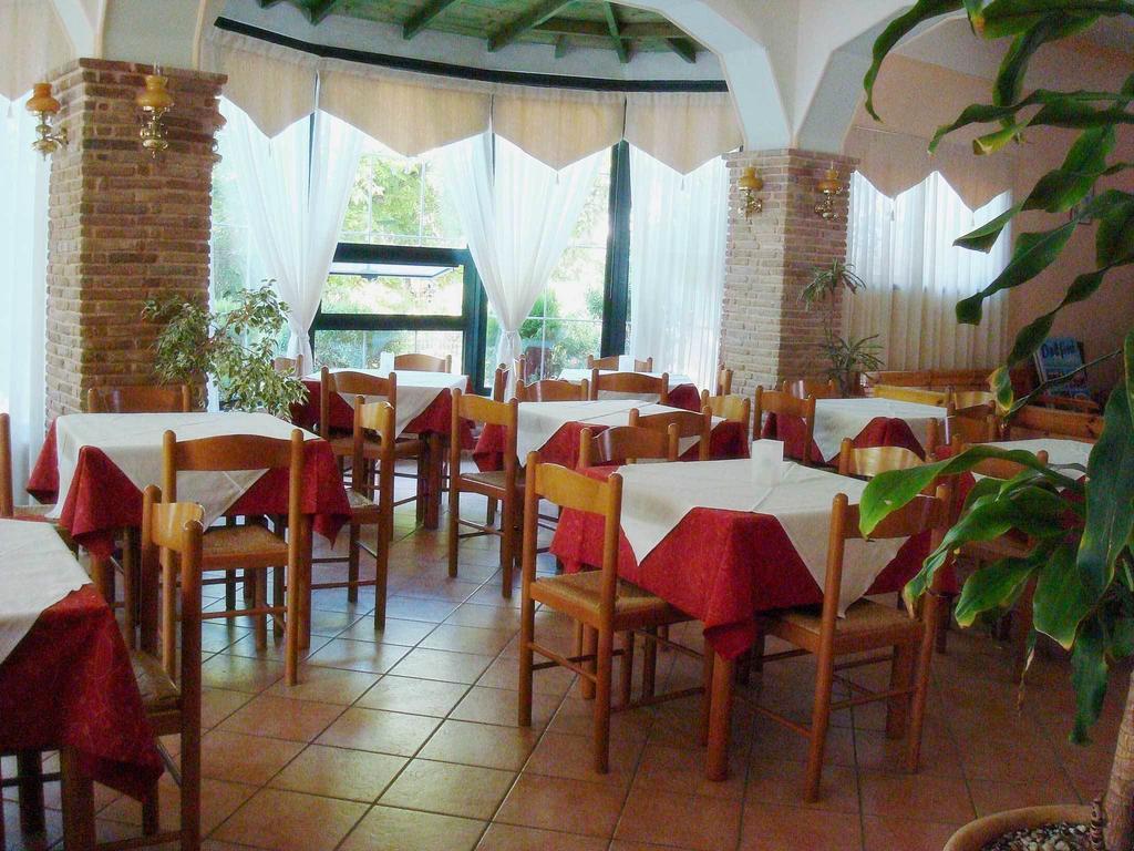 Hotel Delfini Nydri  Esterno foto