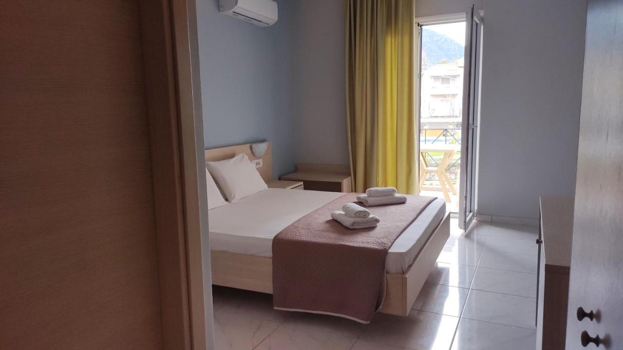 Hotel Delfini Nydri  Esterno foto