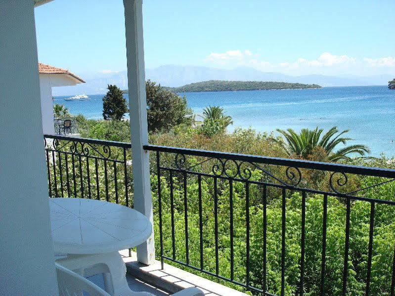 Hotel Delfini Nydri  Esterno foto